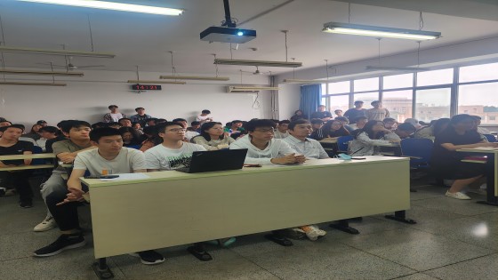 1695907462682629.jpg 宣讲会现场.jpg